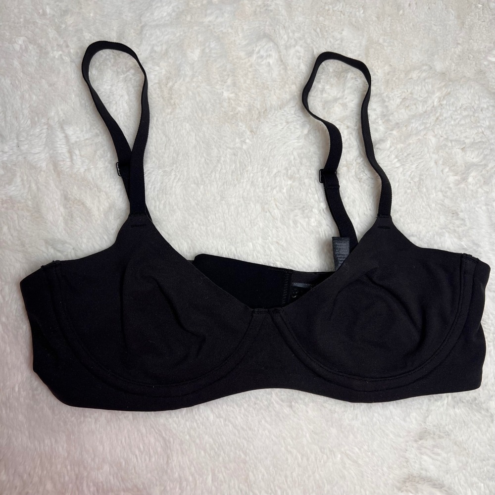 SKIMS Women's 32B Black T-Shirt Bra Underwire Everyday Comfort Adjustable Straps